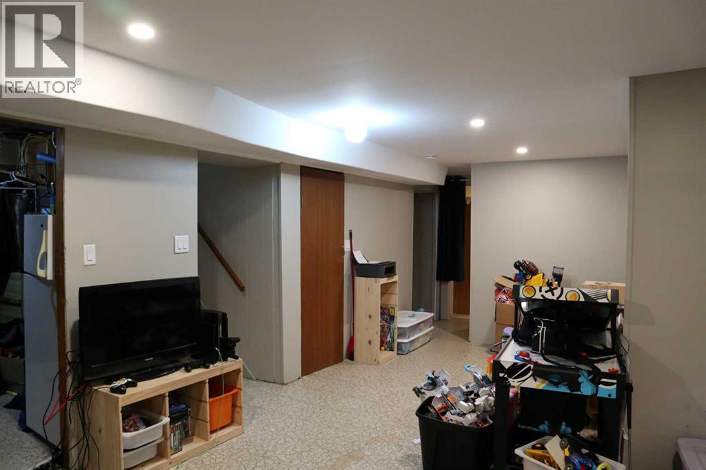 Single Family House Bungalow for Sale in   Avenue Parkdale Wetaskiwin 