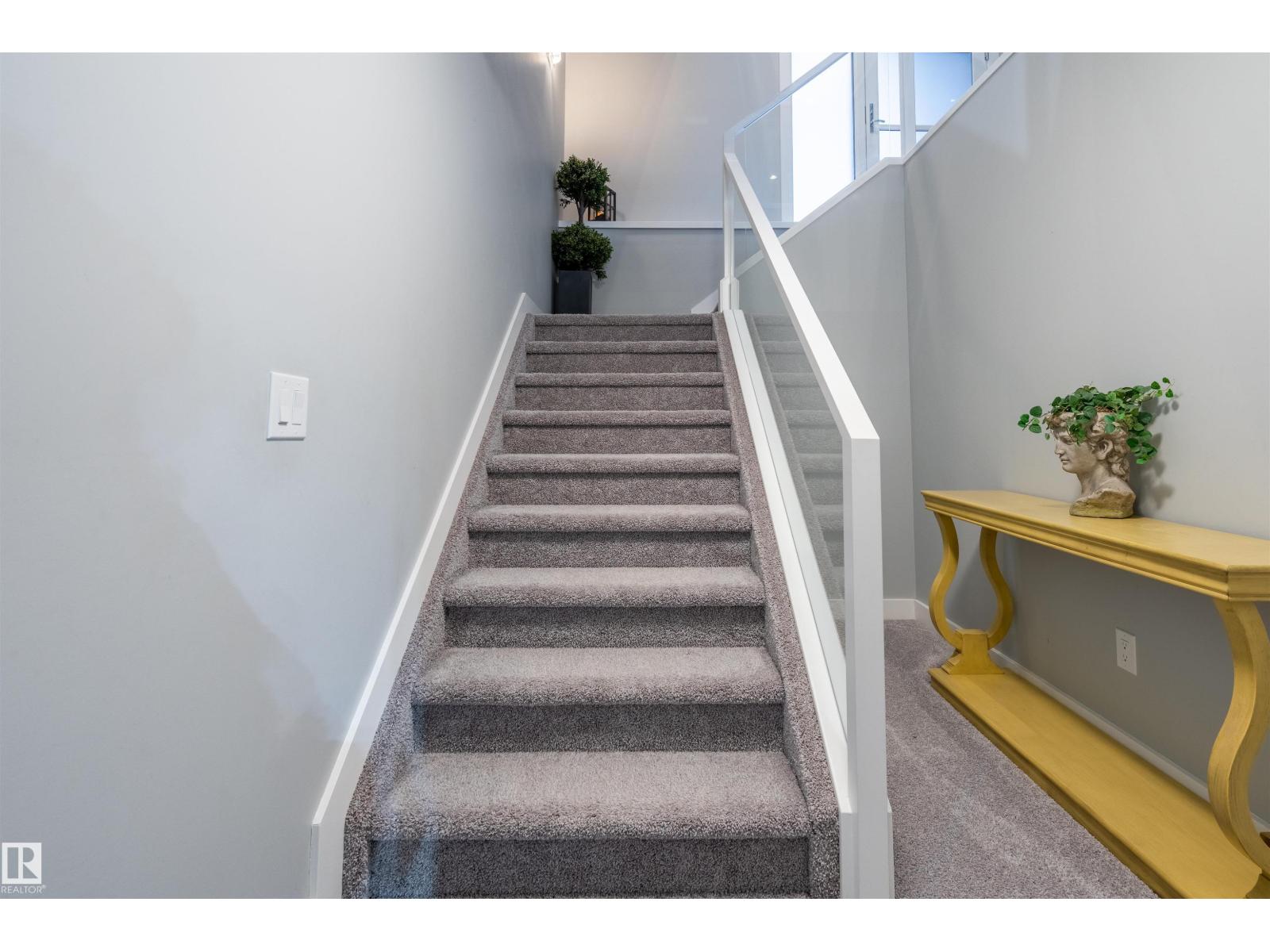 2118 CAVANAGH DR SW, Edmonton