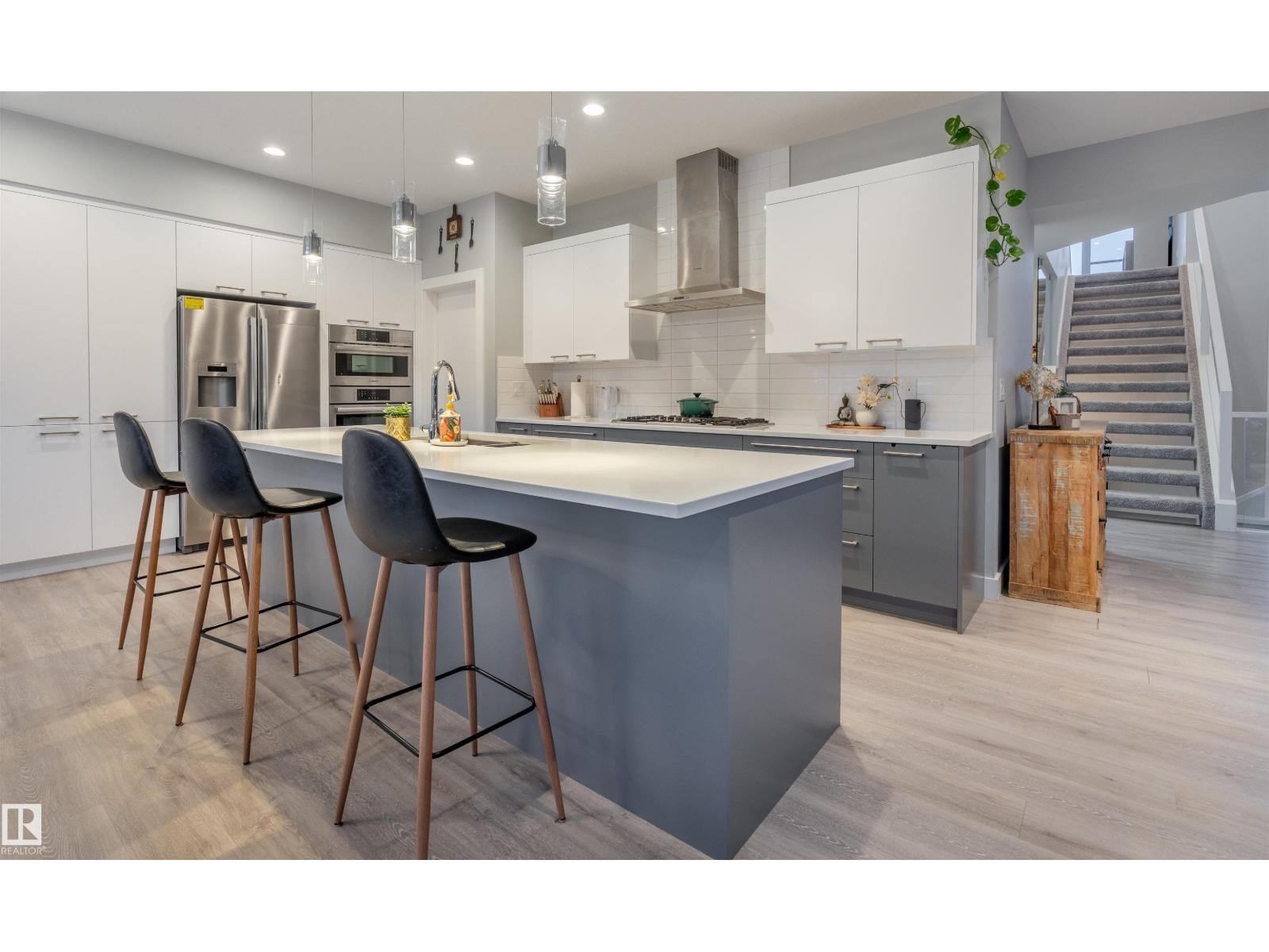 2118 CAVANAGH DR SW, Edmonton