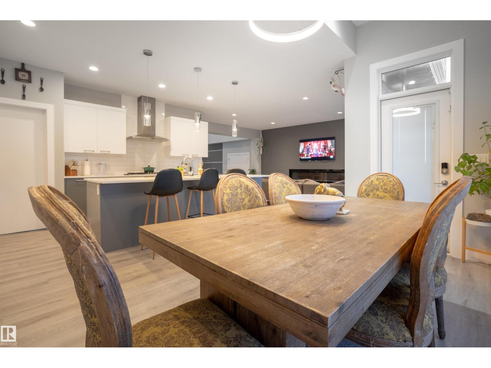 2118 CAVANAGH DR SW, Edmonton