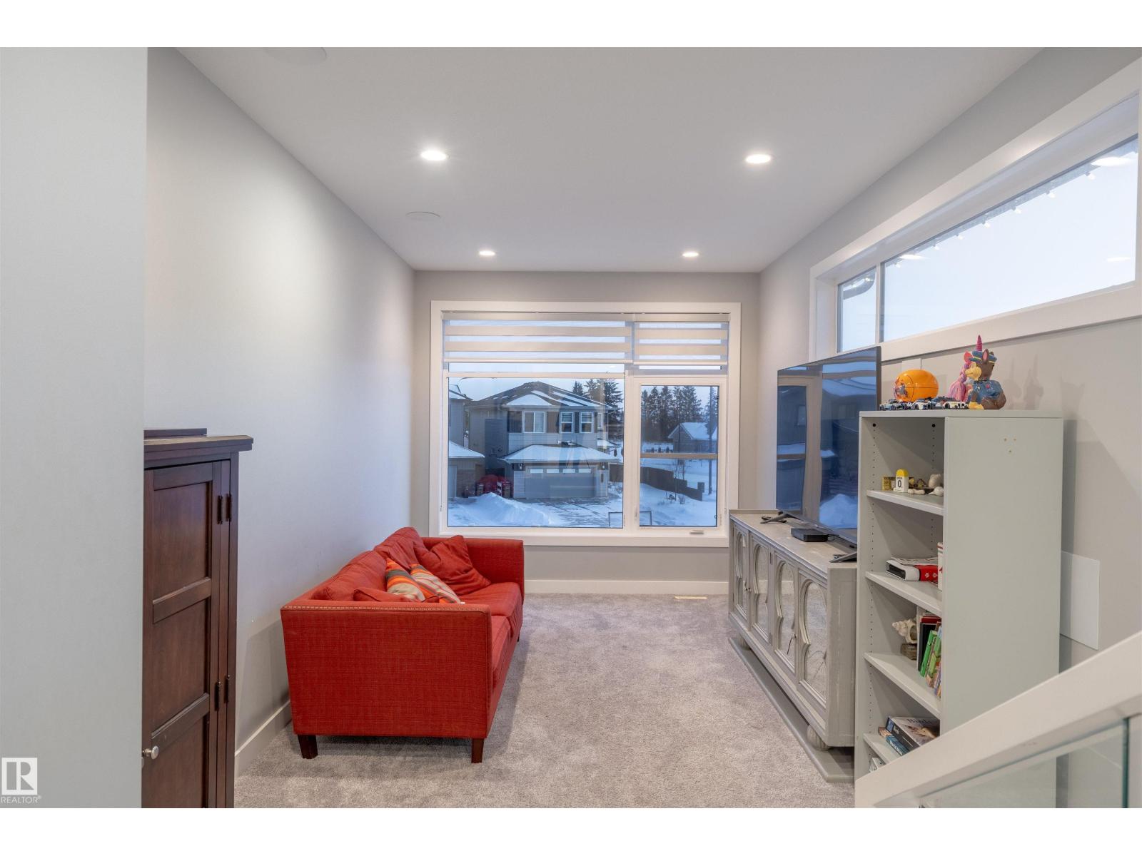 2118 CAVANAGH DR SW, Edmonton