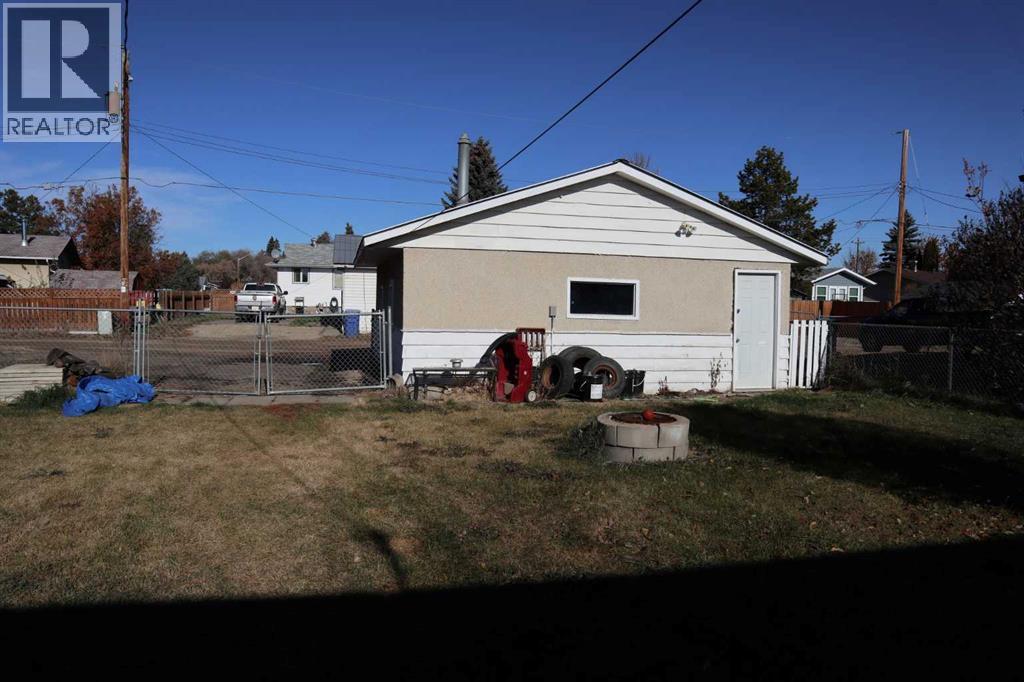 Single Family House Bungalow for Sale in   Avenue Parkdale Wetaskiwin 