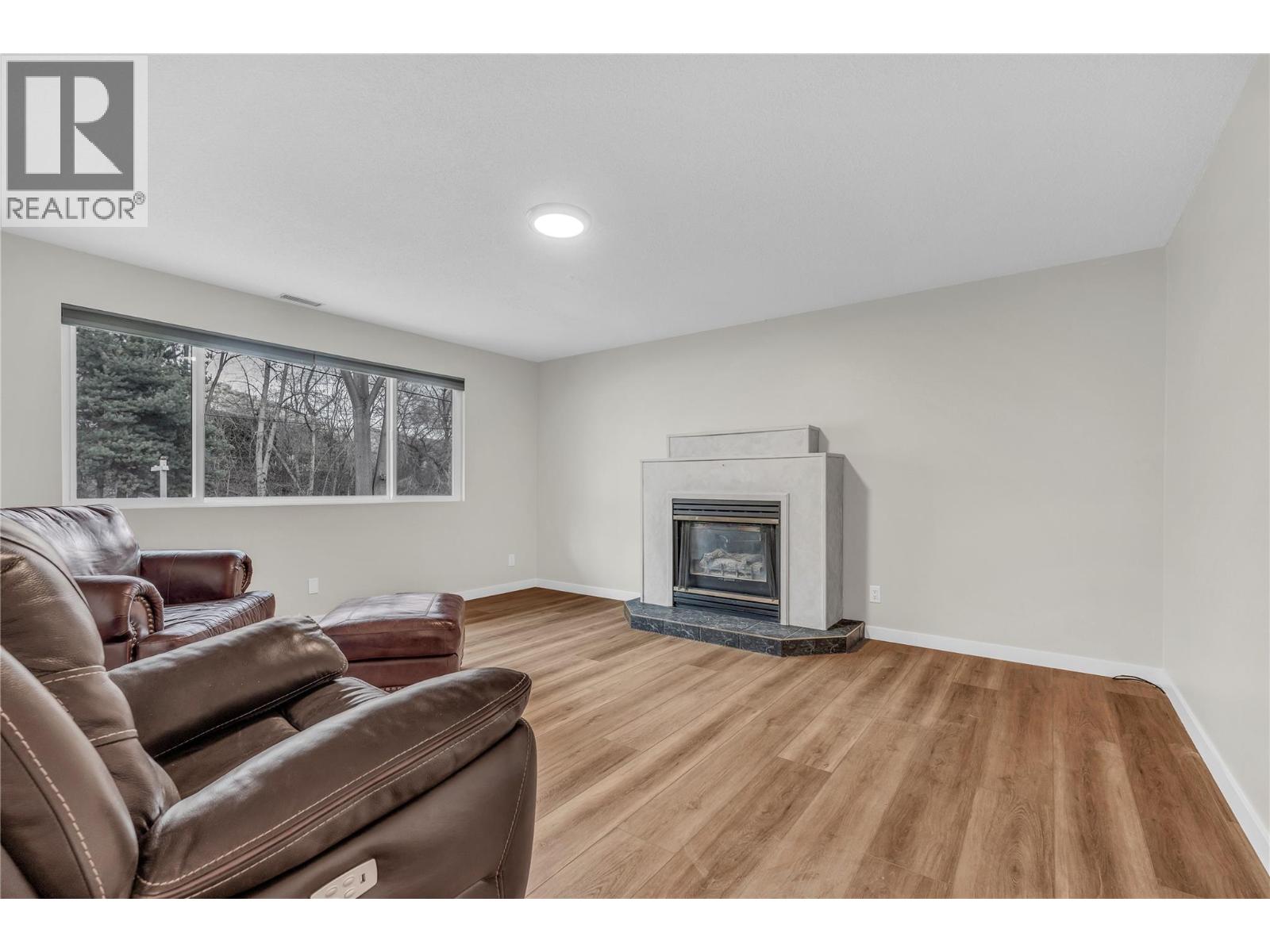 7111 Peach Orchard Road, Summerland