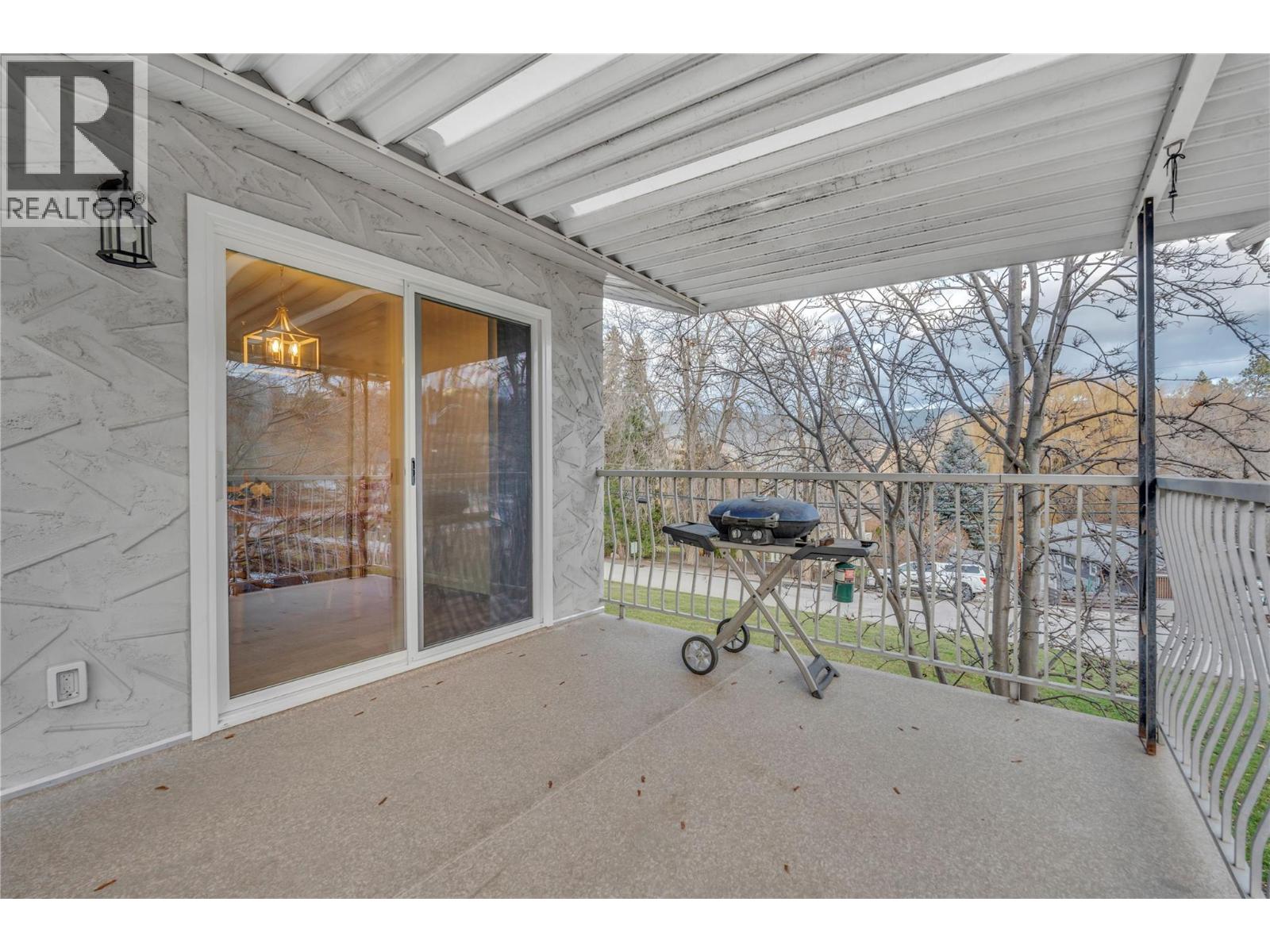 7111 Peach Orchard Road, Summerland