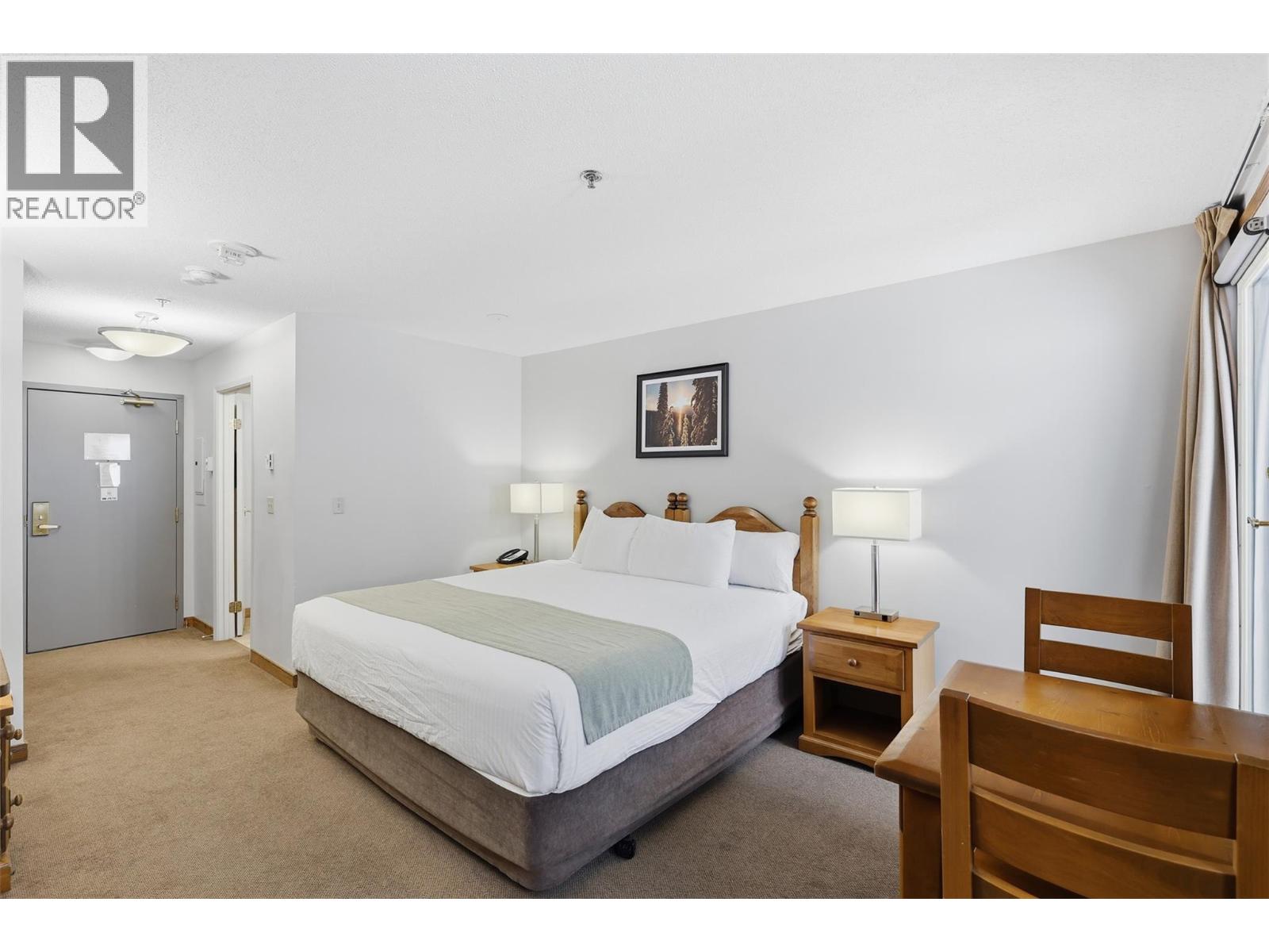 3160 Creekside Way Unit# 204, Sun Peaks