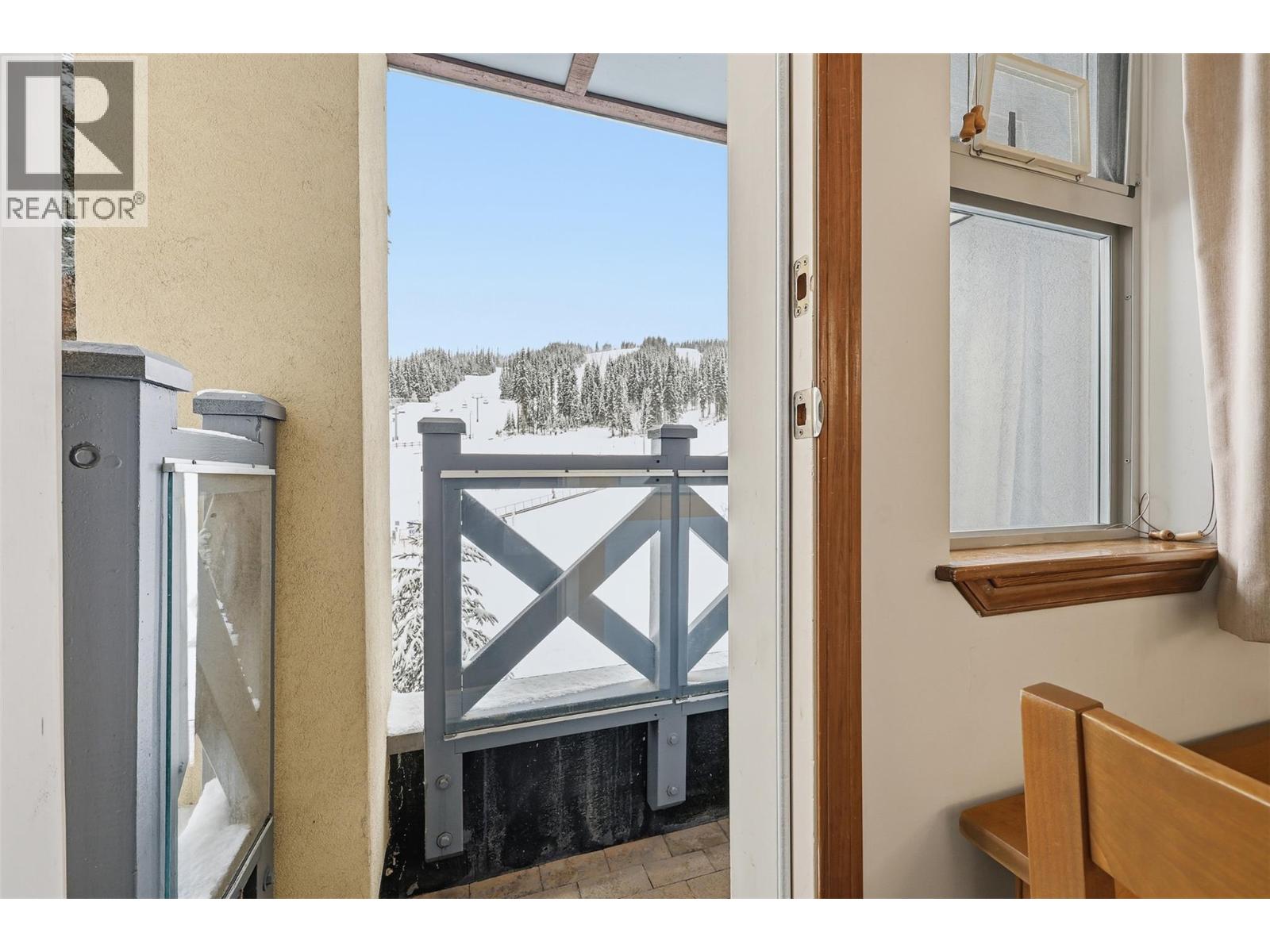 3160 Creekside Way Unit# 204, Sun Peaks