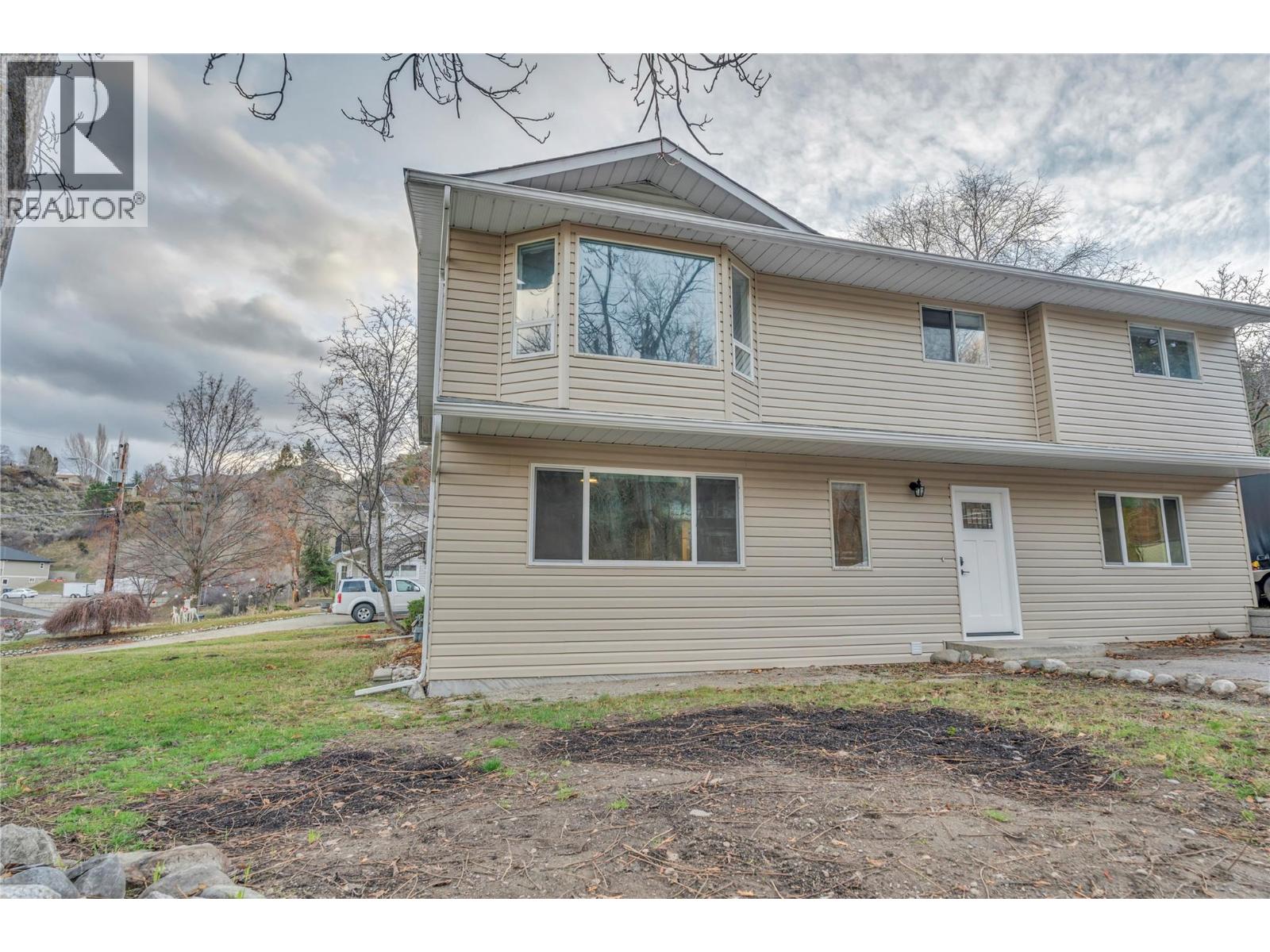 7111 Peach Orchard Road, Summerland