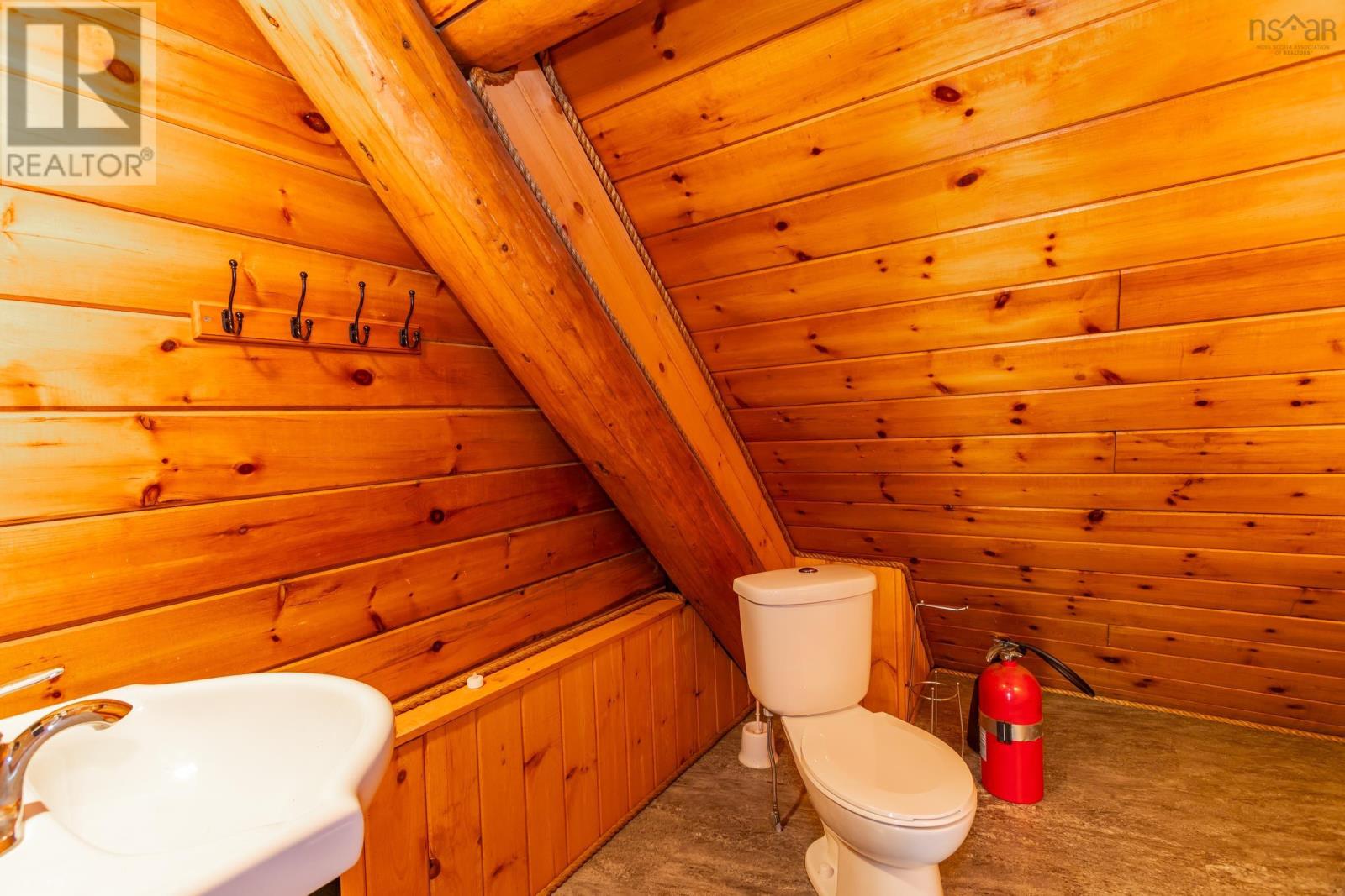 Property 26 of 48 of 68 North River Road