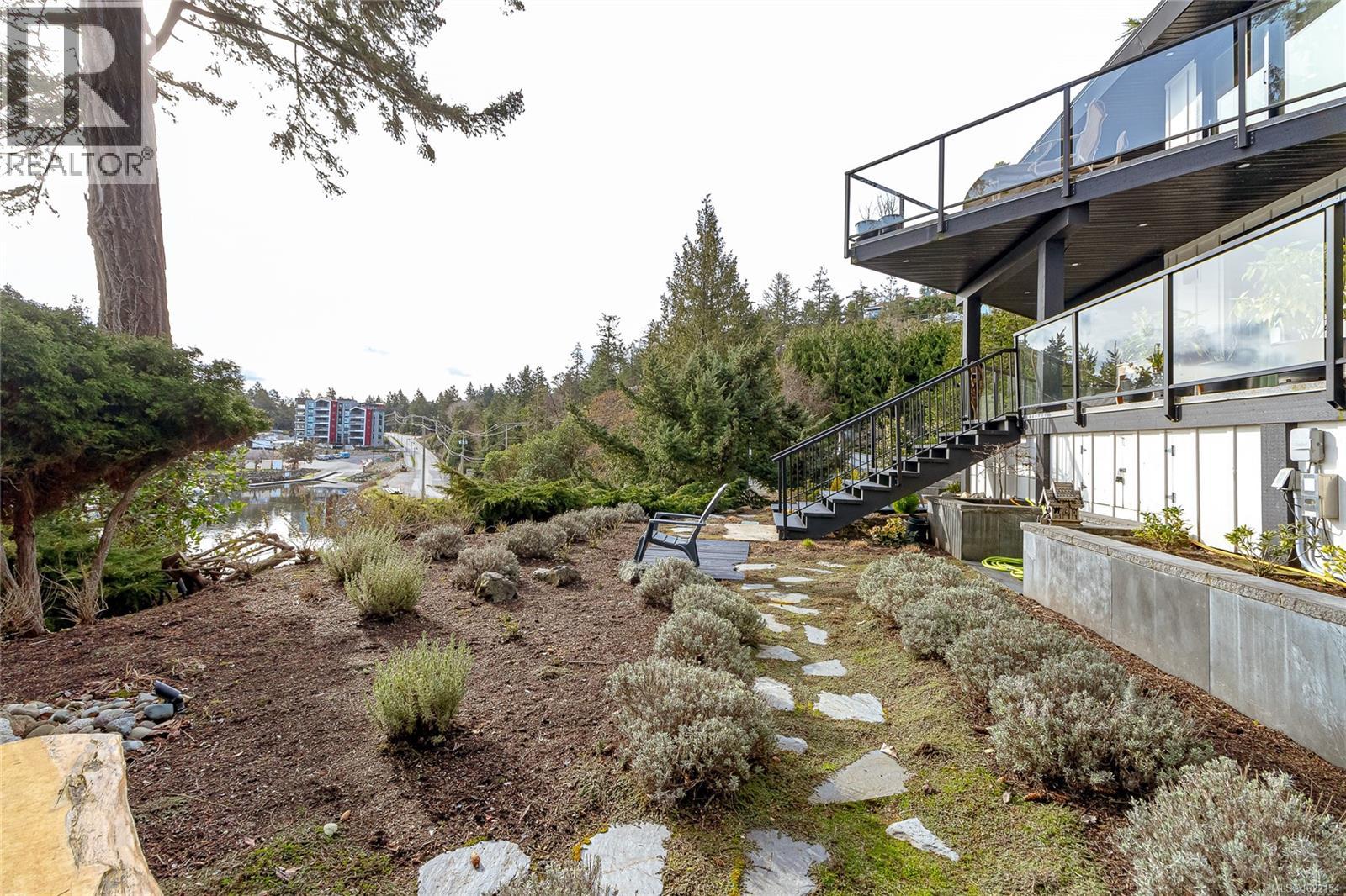 3483 Schooner Rd, Nanoose Bay