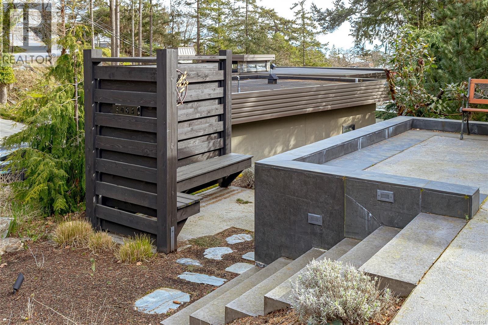 3483 Schooner Rd, Nanoose Bay