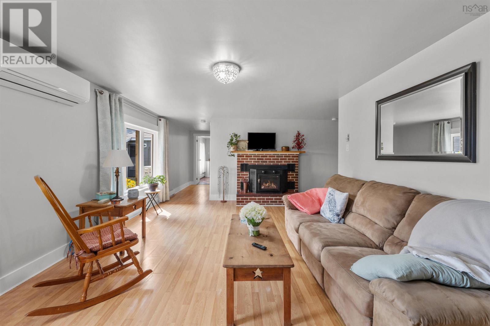 Property 33 of 49 of 94 King Street