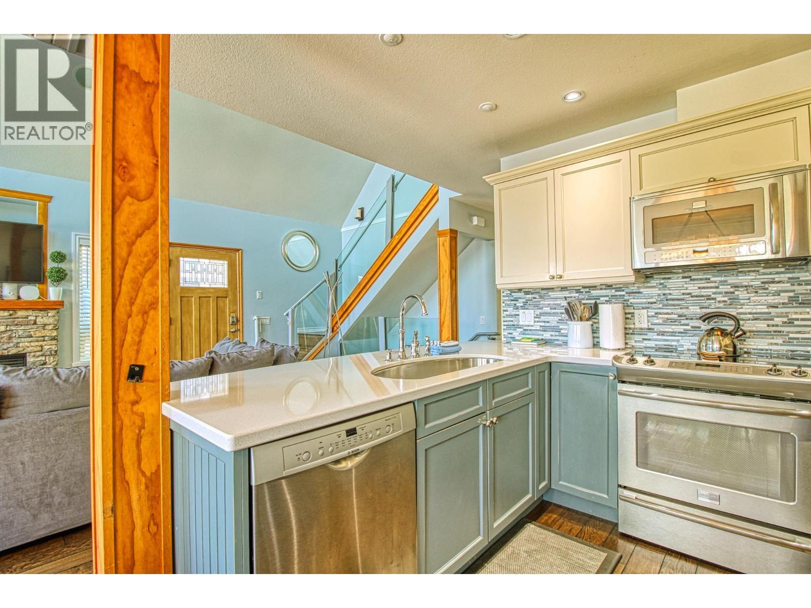 33 7001 Barcelona Drive, Kelowna