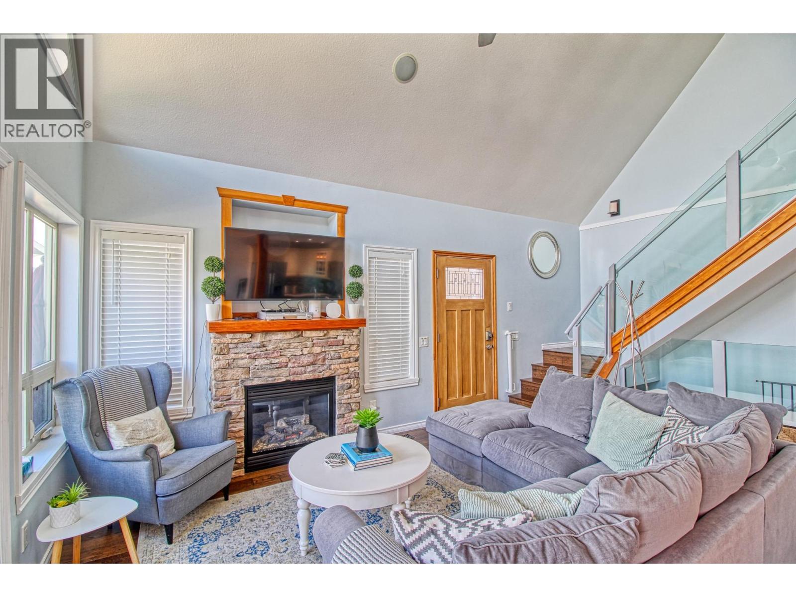 33 7001 Barcelona Drive, Kelowna