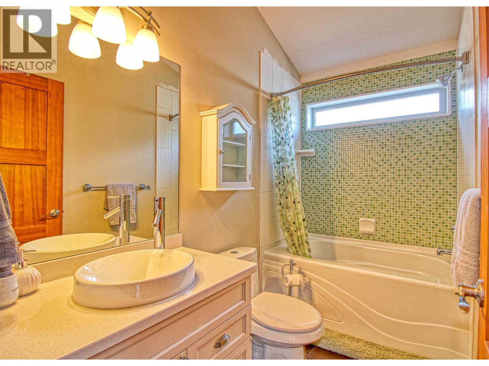 33 7001 Barcelona Drive, Kelowna