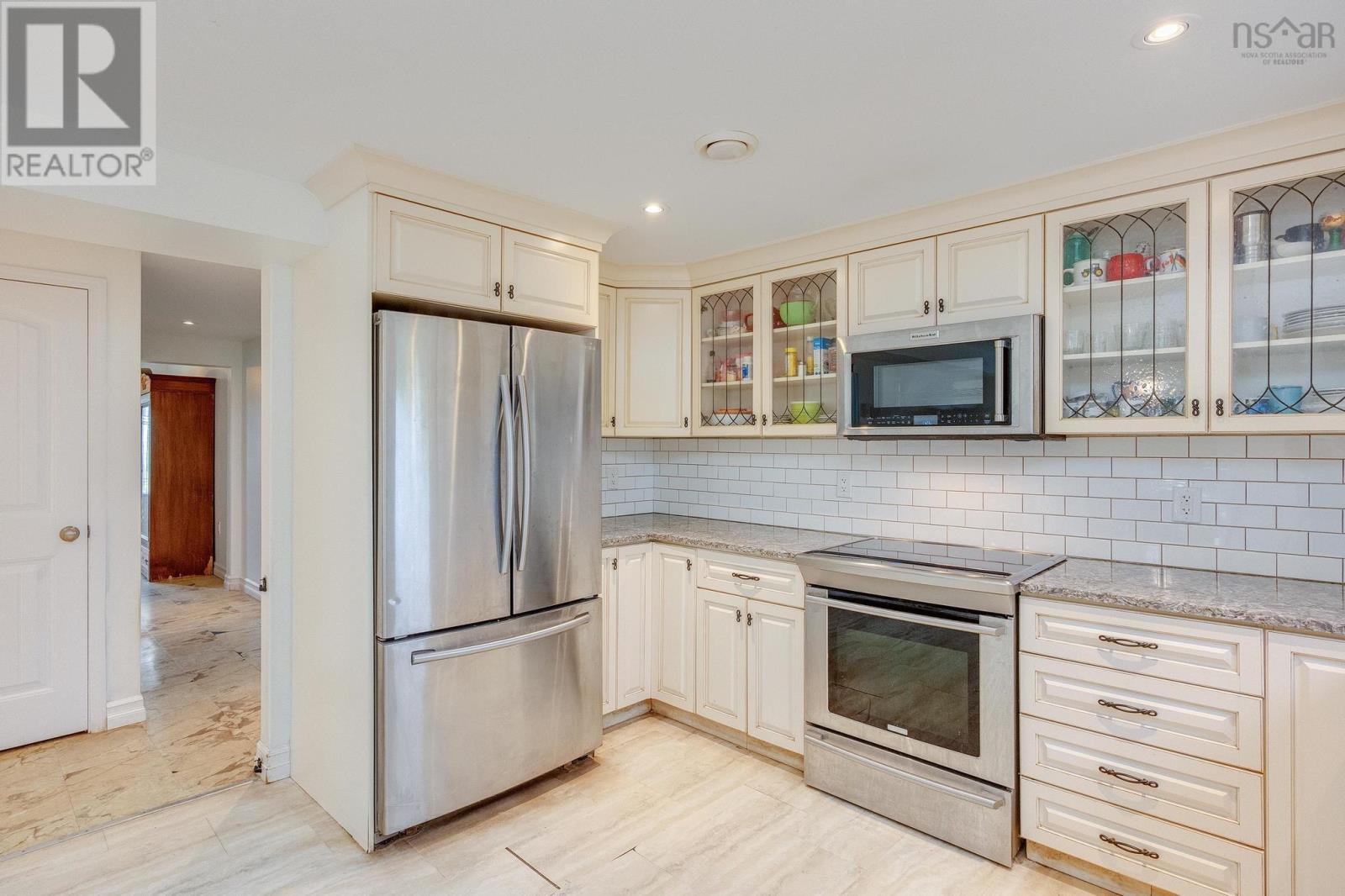 Property 14 of 50 of 85 Greenhouse Road