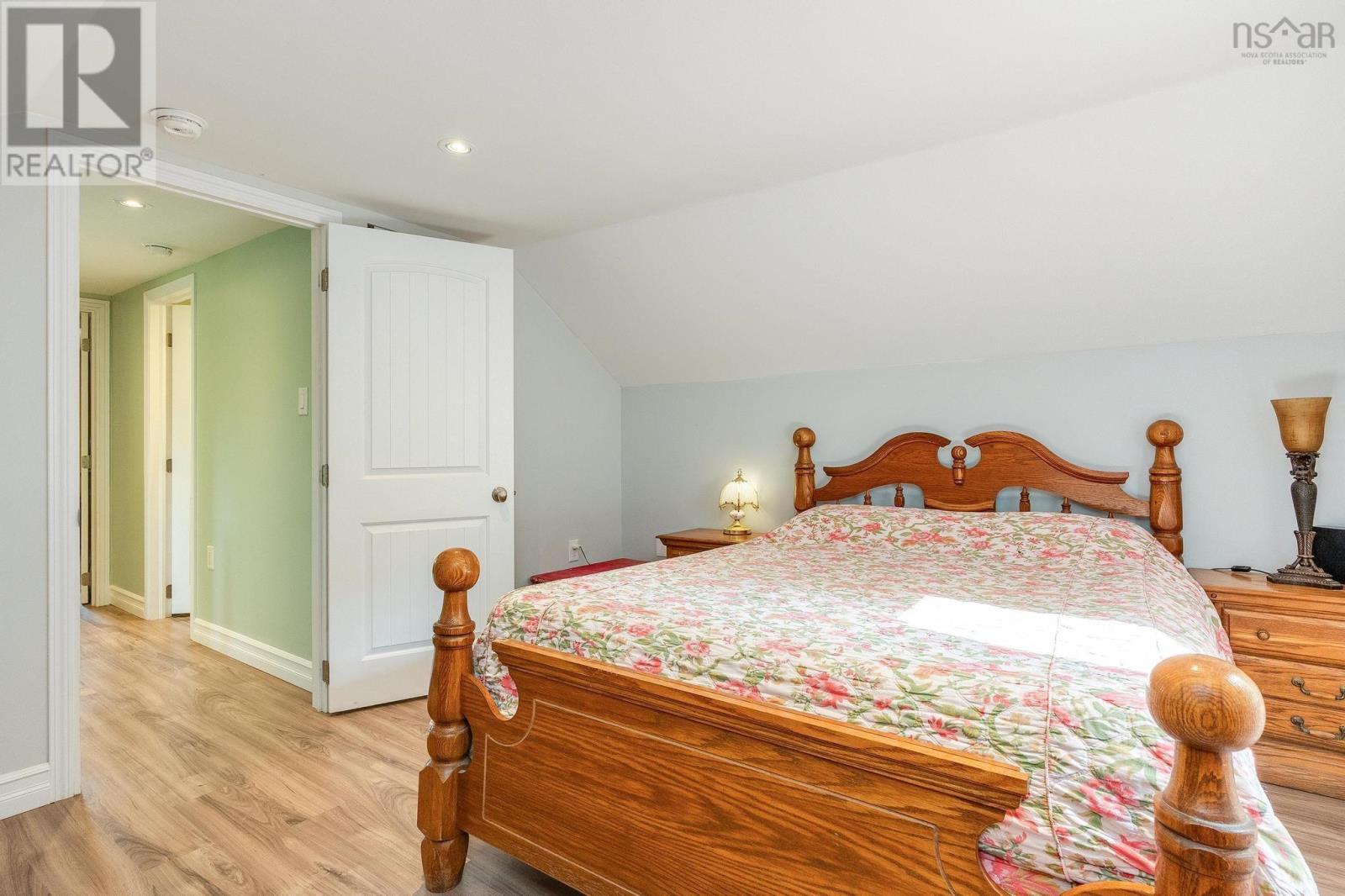 Property 20 of 50 of 85 Greenhouse Road