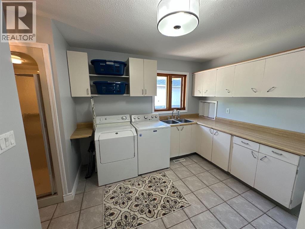 Single Family House Bungalow for Sale in   Street Rosedale Peace River 