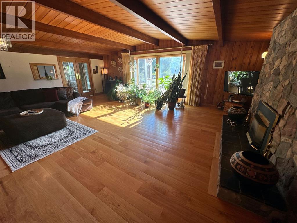 Single Family House Bungalow for Sale in   Street Rosedale Peace River 