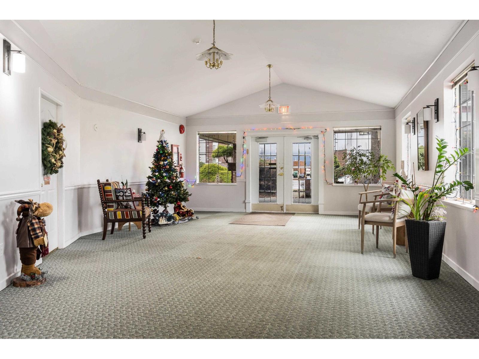 307 45660 KNIGHT ROAD, Sardis West Vedder, Chilliwack