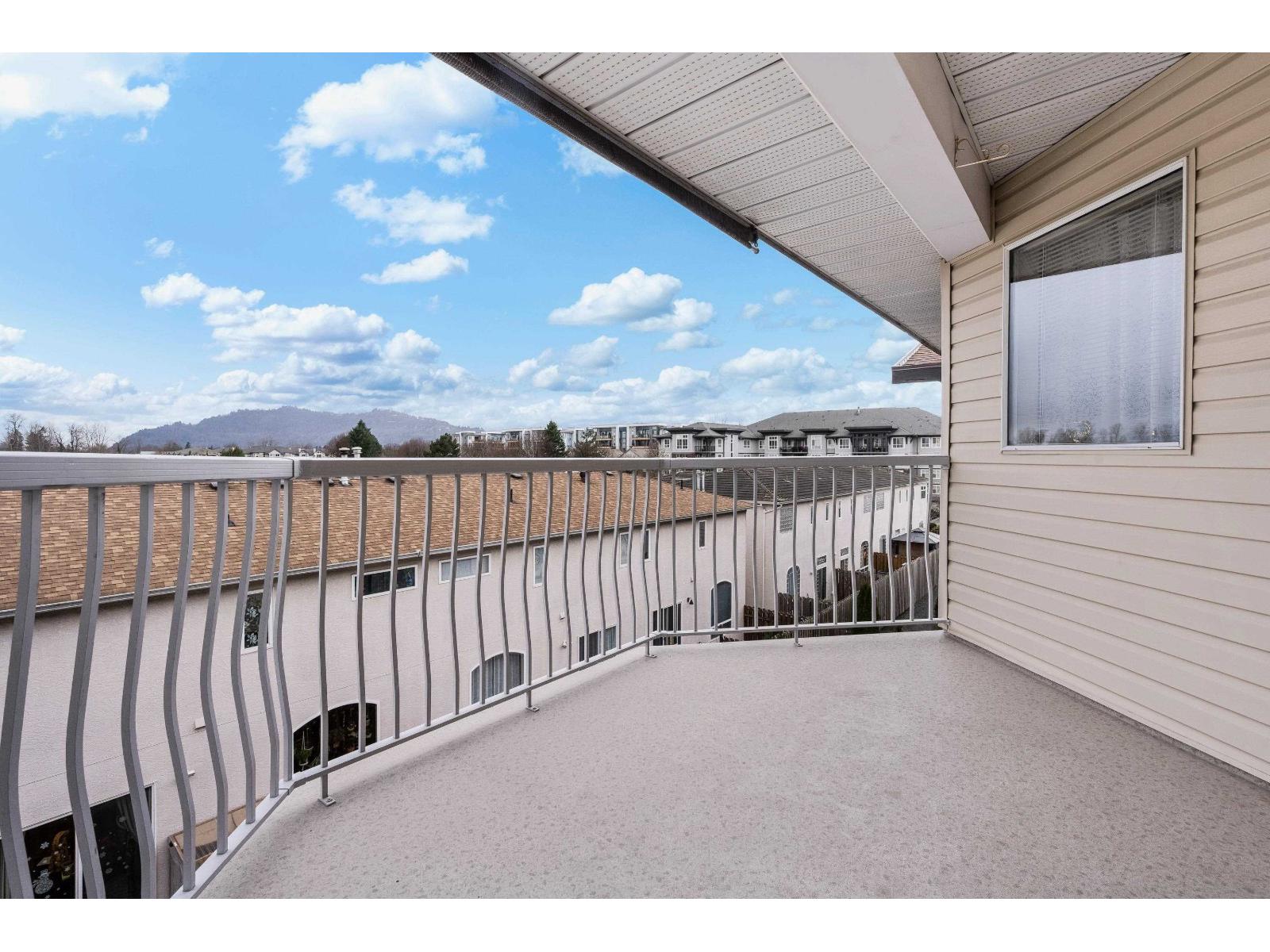 307 45660 KNIGHT ROAD, Sardis West Vedder, Chilliwack