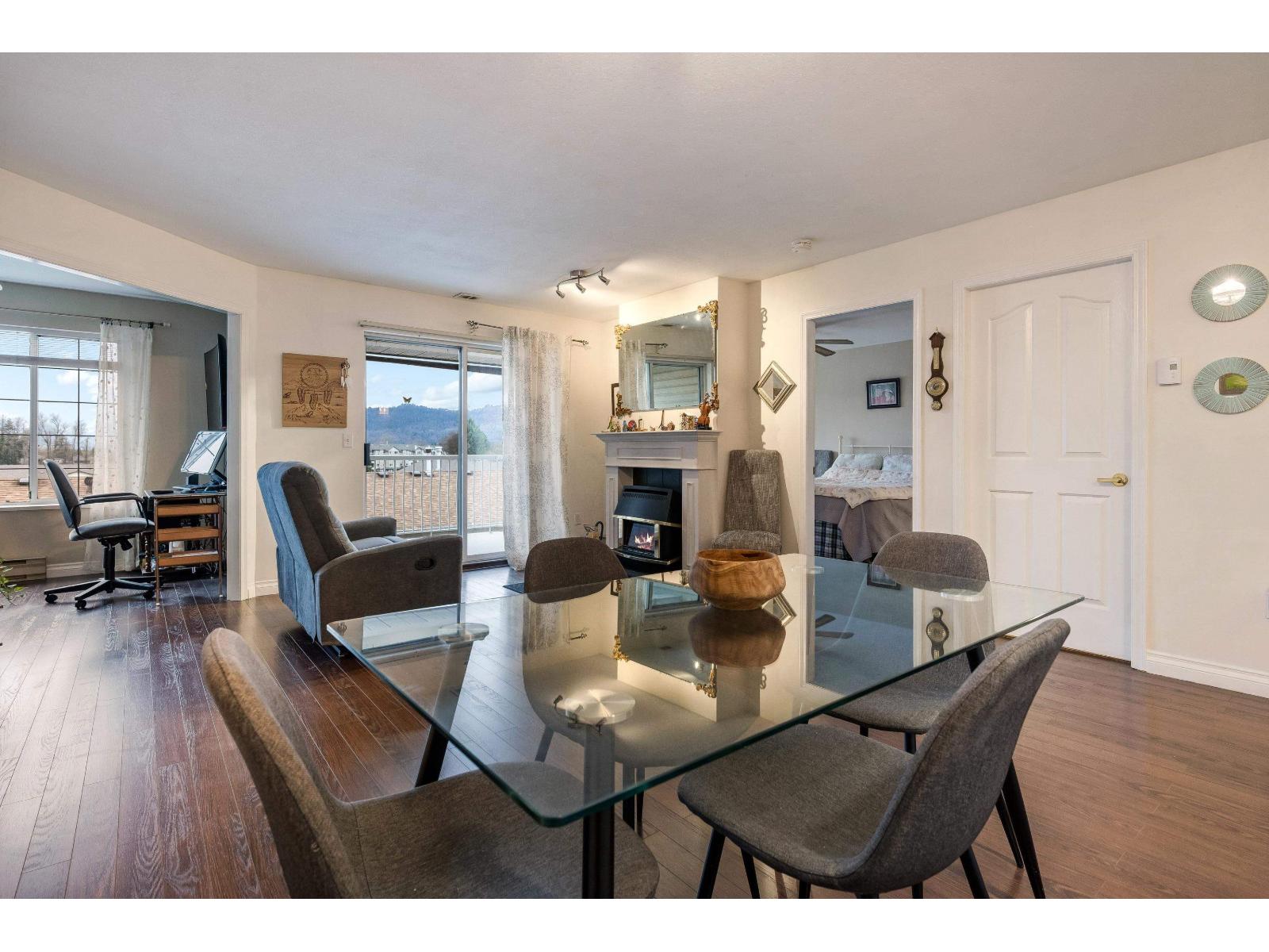 307 45660 KNIGHT ROAD, Sardis West Vedder, Chilliwack