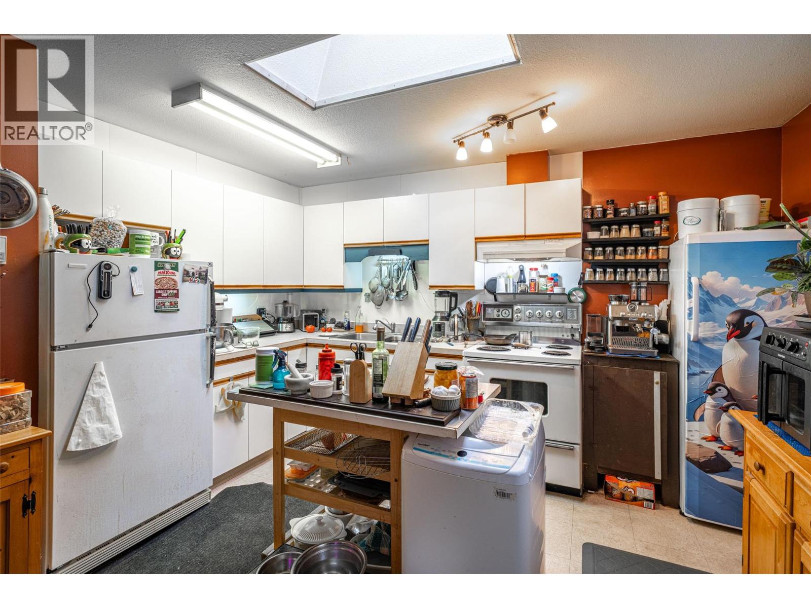 5683 97 Highway, Falkland