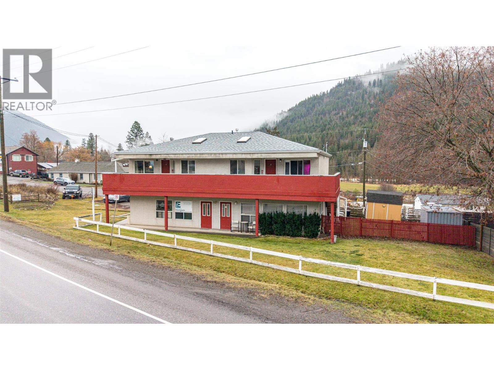 5683 97 Highway, Falkland