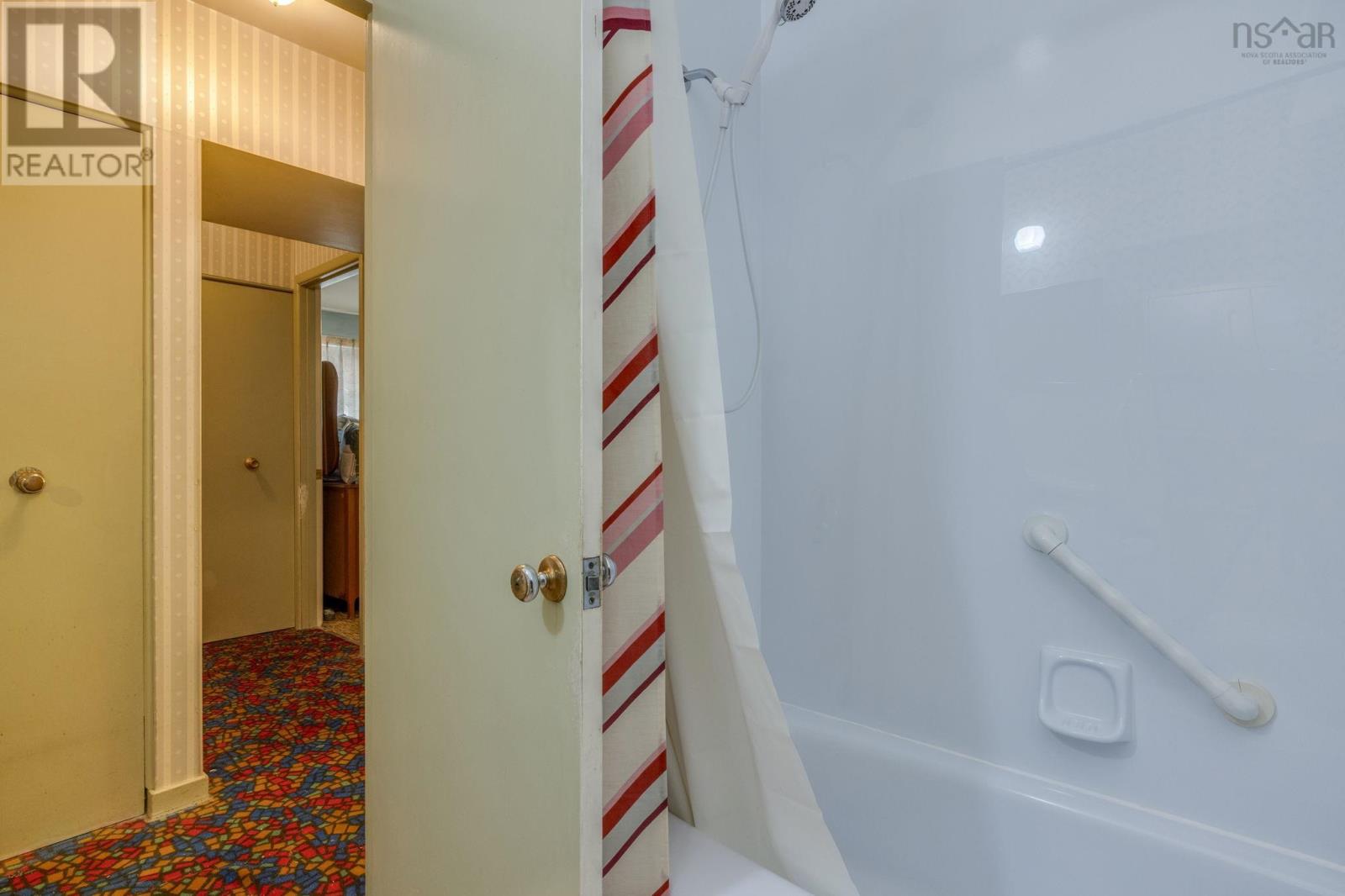 Property 33 of 49 of 15 Acadia Street