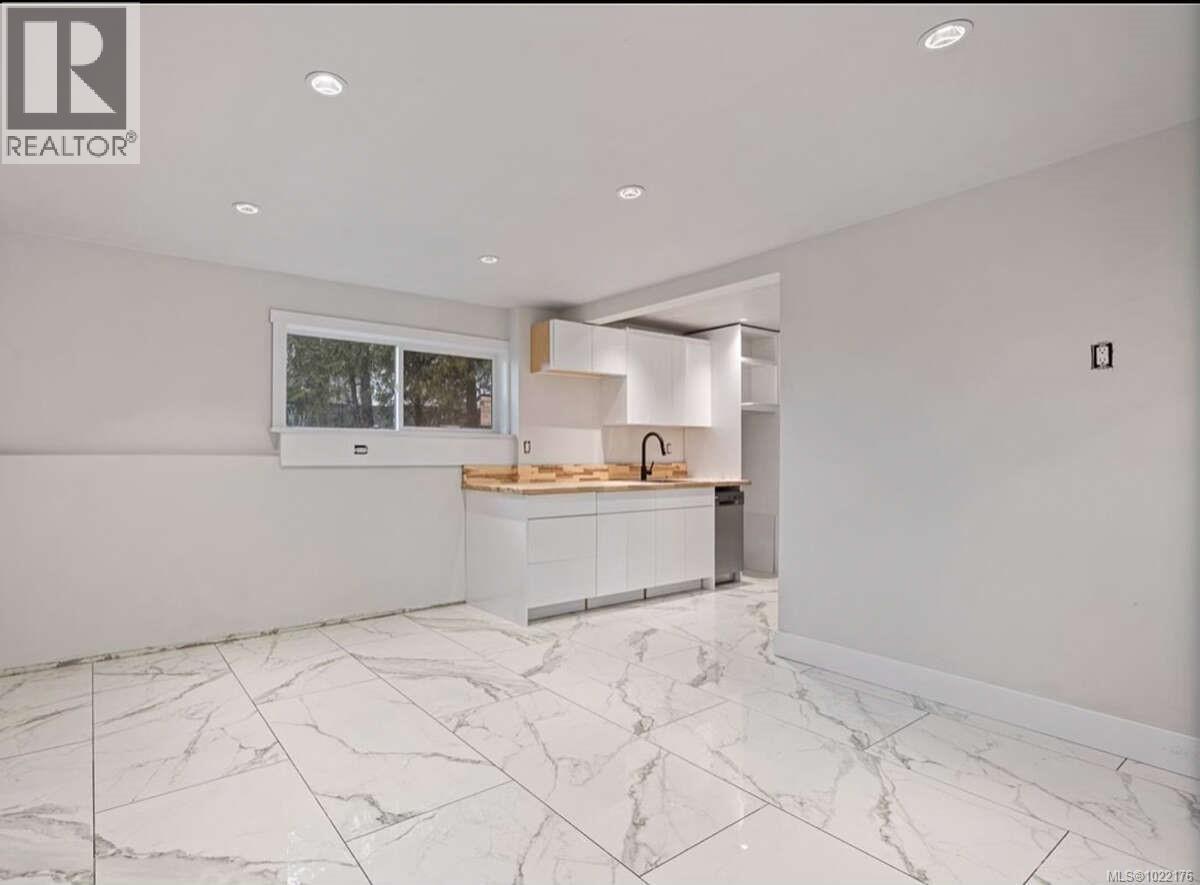 981 Pratt Rd, Hilliers