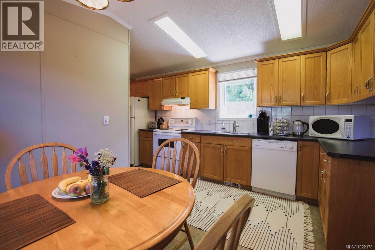 981 Pratt Rd, Hilliers