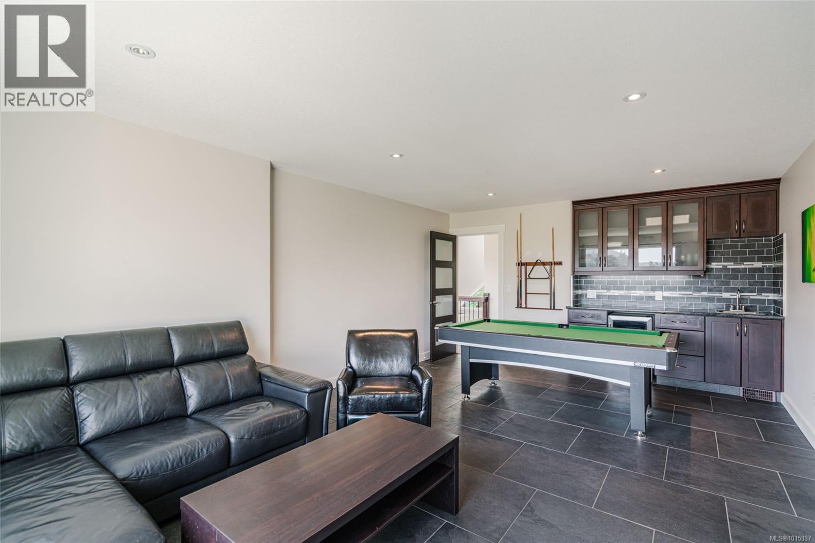 2466 Summerset Rd, Nanoose Bay