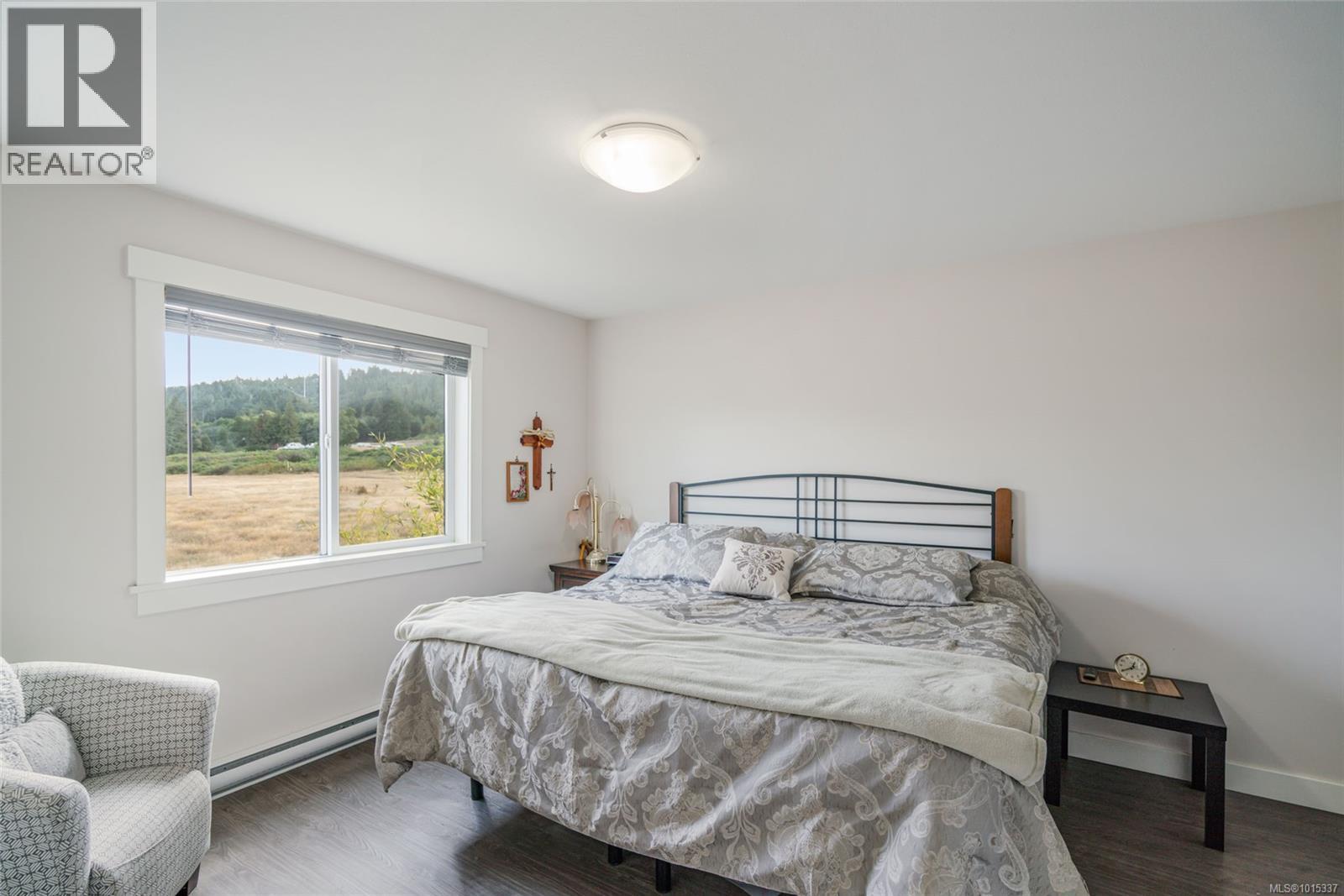 2466 Summerset Rd, Nanoose Bay