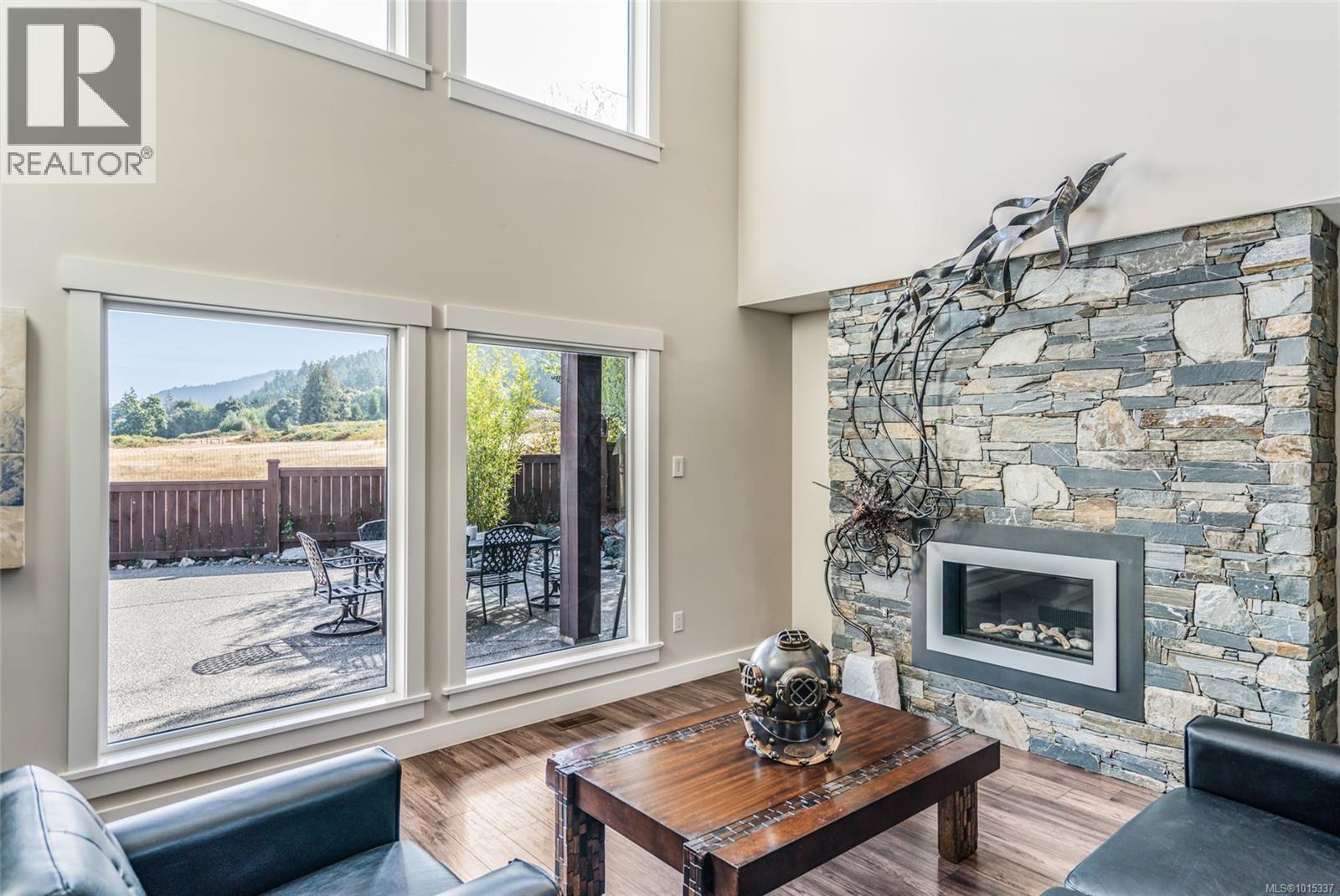 2466 Summerset Rd, Nanoose Bay