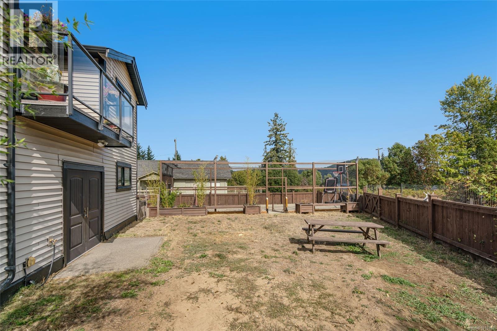 2466 Summerset Rd, Nanoose Bay