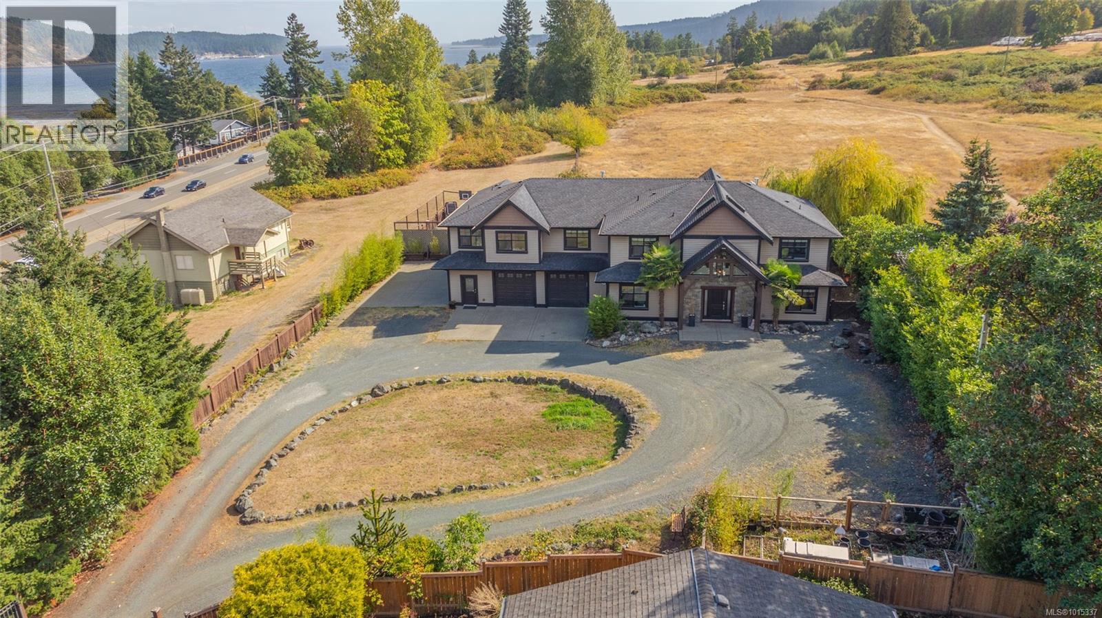 2466 Summerset Rd, Nanoose Bay