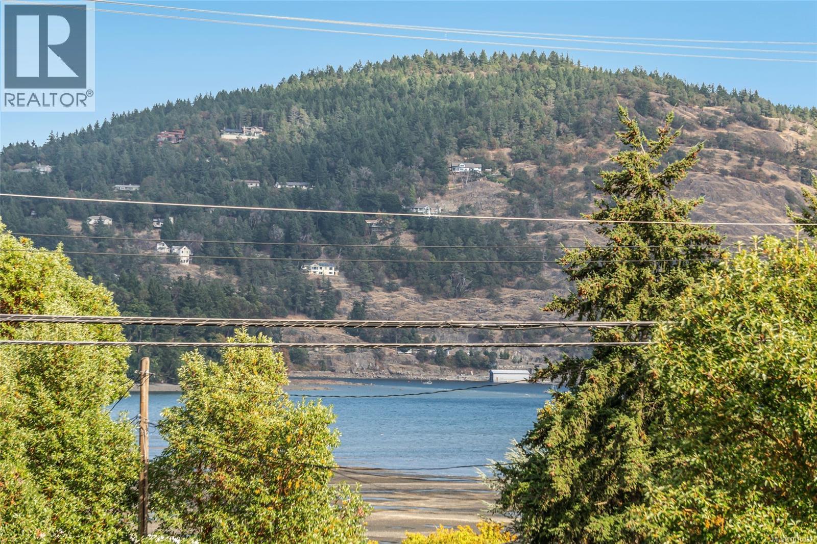 2466 Summerset Rd, Nanoose Bay