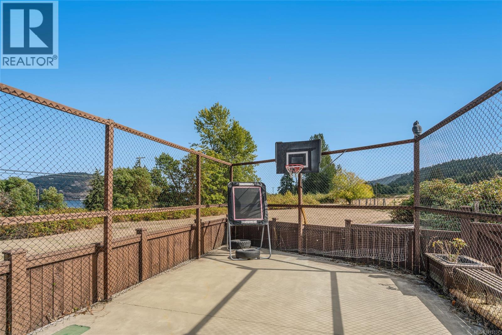 2466 Summerset Rd, Nanoose Bay