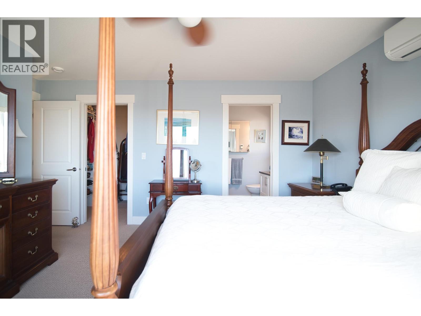 6263 APOLLO ROAD, Sechelt