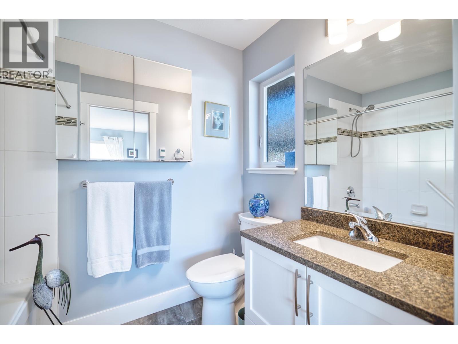 6263 APOLLO ROAD, Sechelt