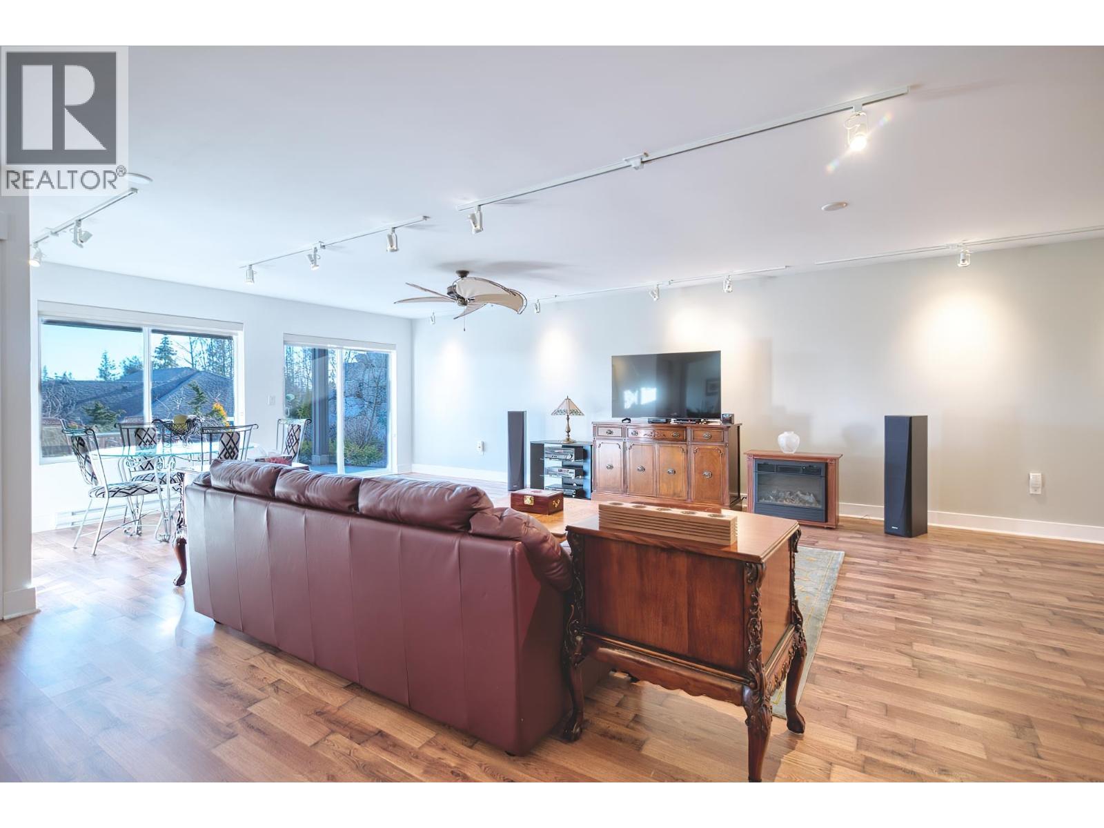 6263 APOLLO ROAD, Sechelt