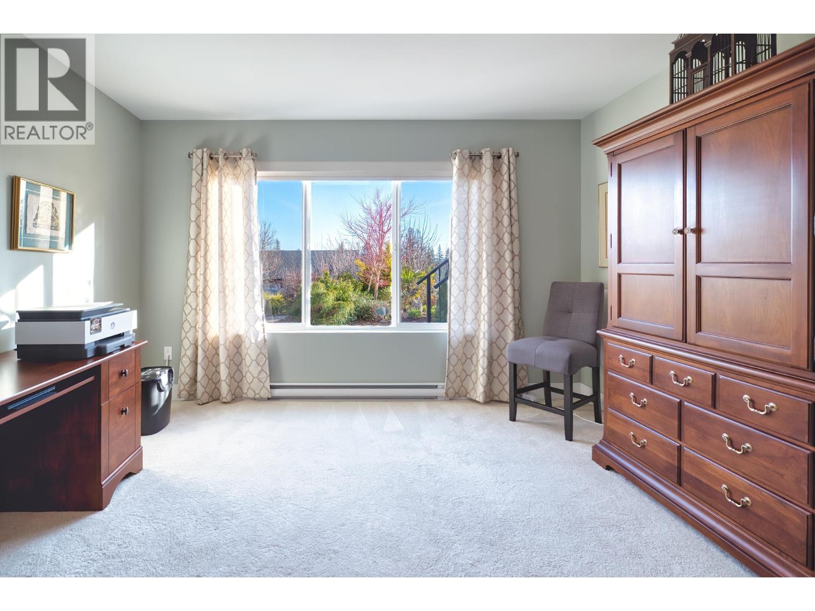 6263 APOLLO ROAD, Sechelt