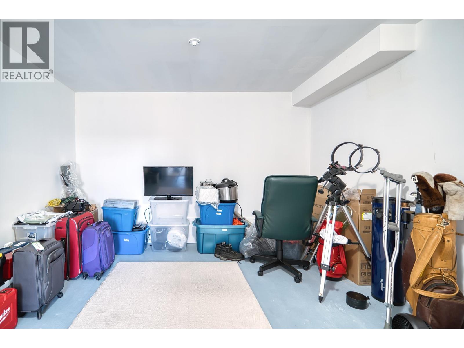 6263 APOLLO ROAD, Sechelt