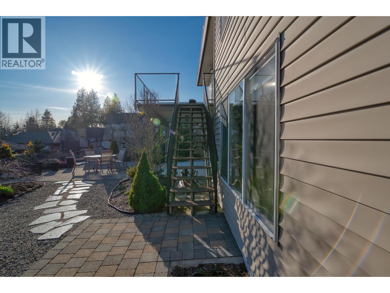 6263 APOLLO ROAD, Sechelt