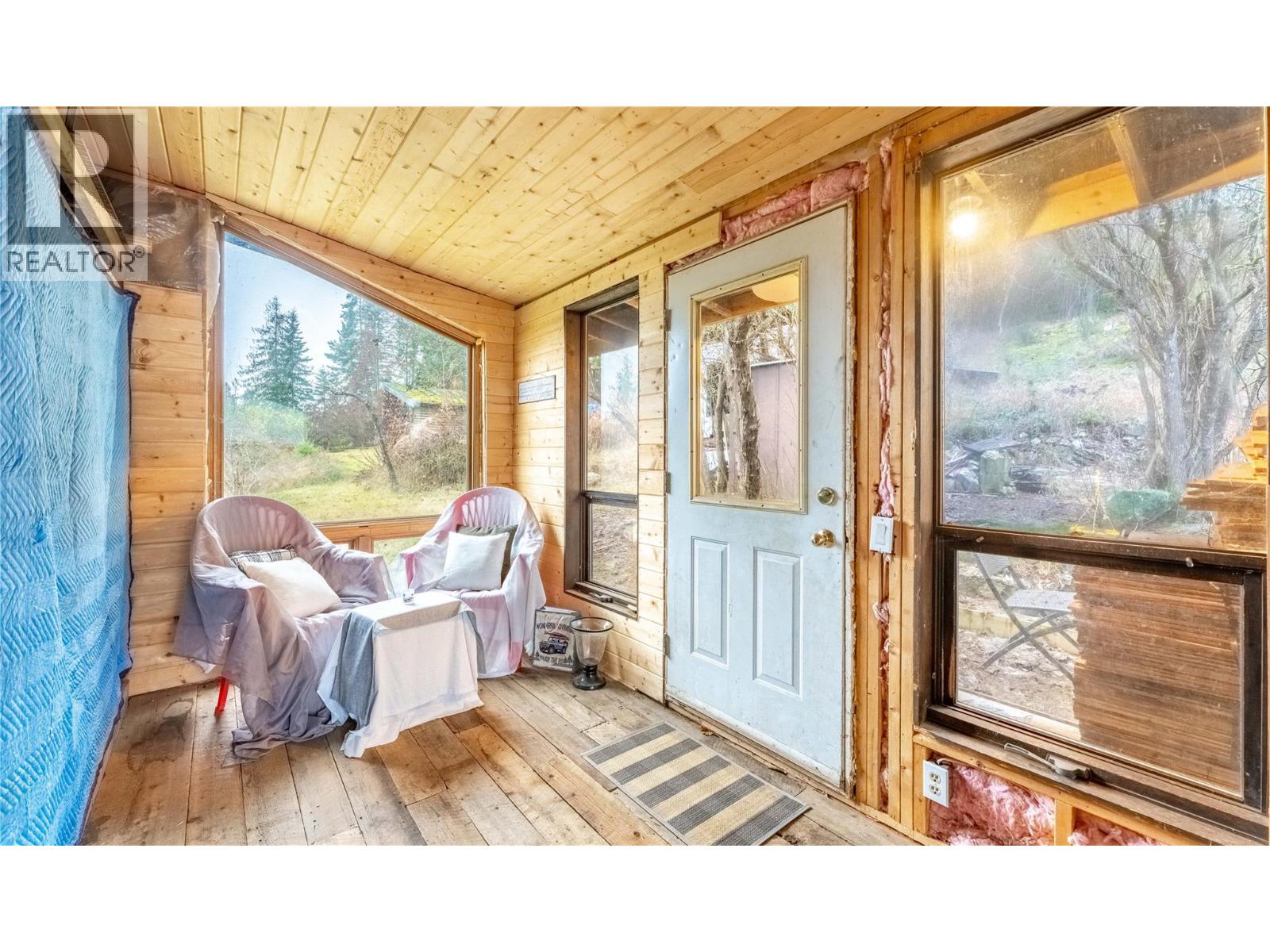 1412 AINSWORTH AVENUE - 14