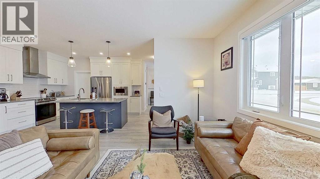 184 Emberside Place, Cochrane