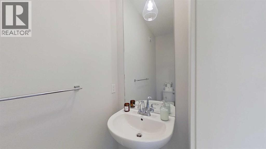 184 Emberside Place, Cochrane