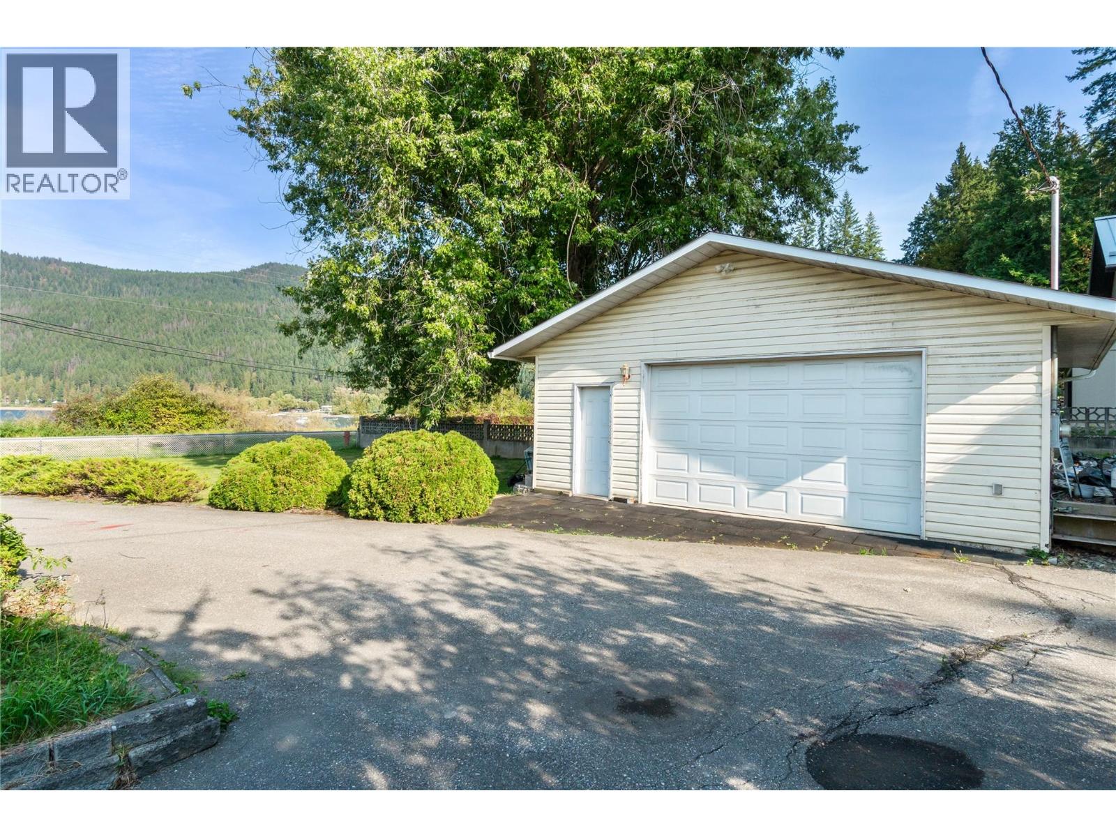 2602 Blind Bay Road, Blind Bay