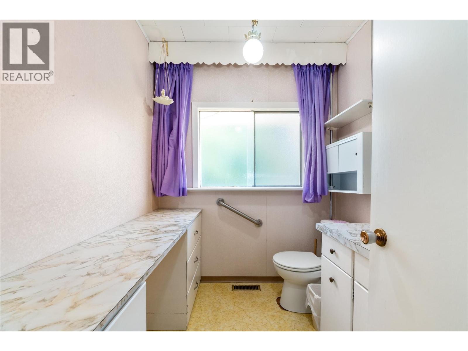 2602 Blind Bay Road, Blind Bay