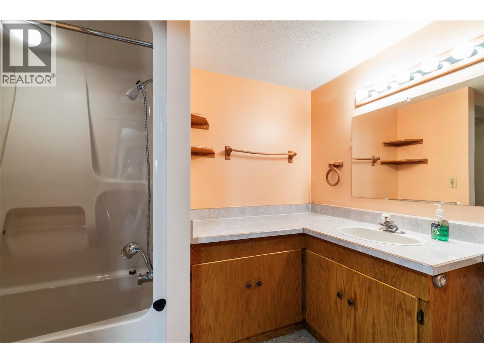  2662 CENTENNIAL Drive, Blind Bay