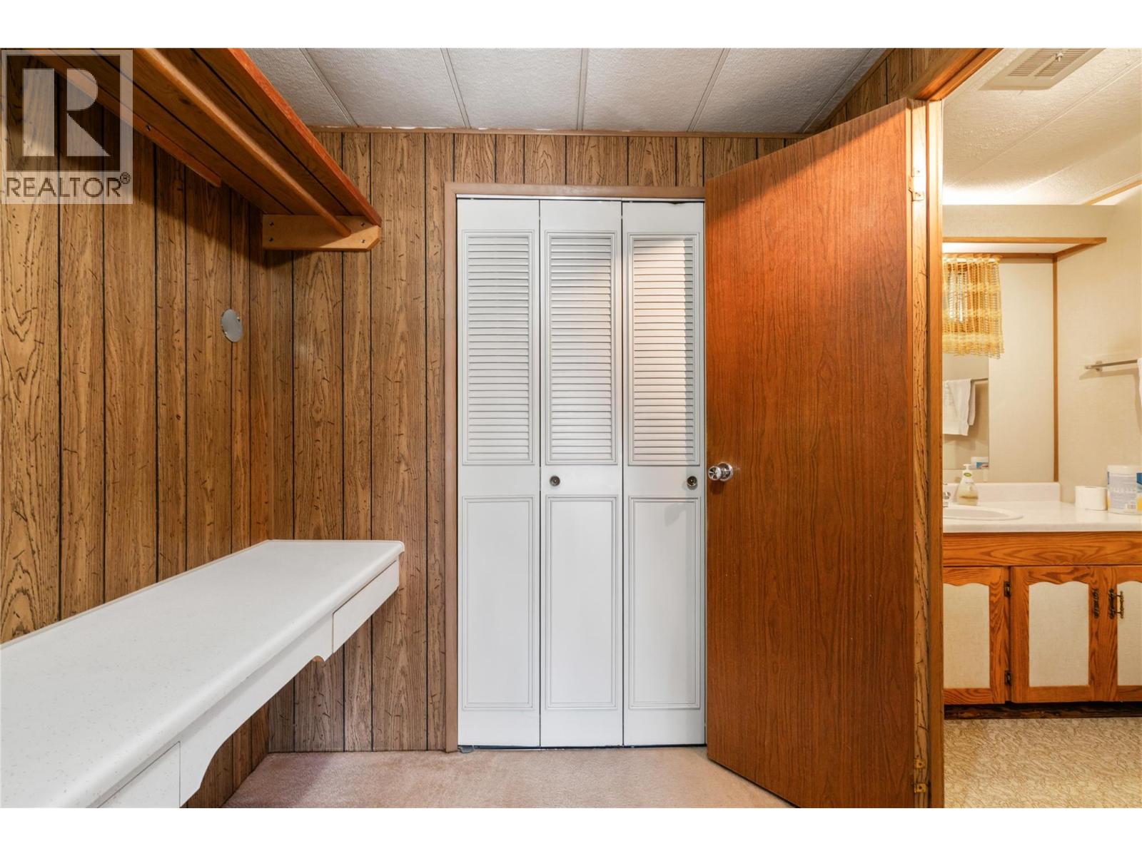  2662 CENTENNIAL Drive, Blind Bay